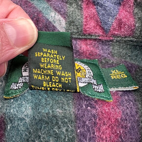 Cabelas Southwestern Aztec Tribal Flannel Shirt XL 1990s Vintage Western Unisex - Picture 5 of 6